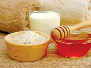Công dụng trị mụn của mật ong nguyên chất