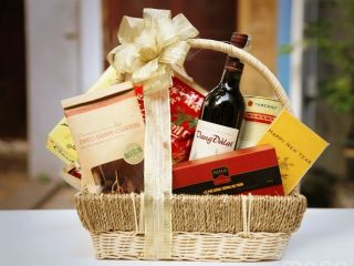 Tết tặng quà gì cho sếp và khách hàng?