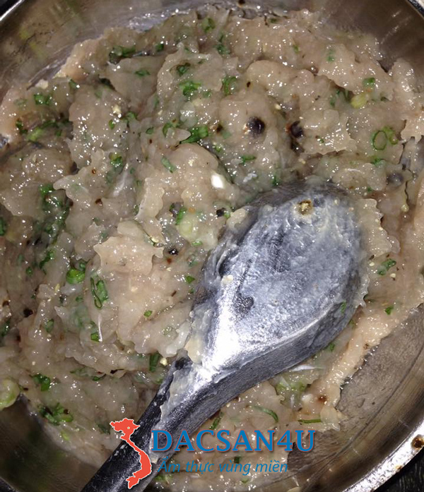 Nhồi chả cá măng