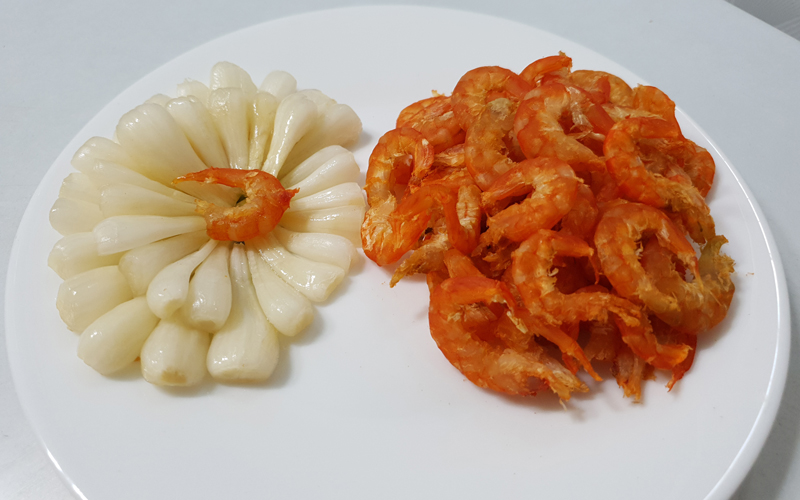 Tôm khô củ kiệu