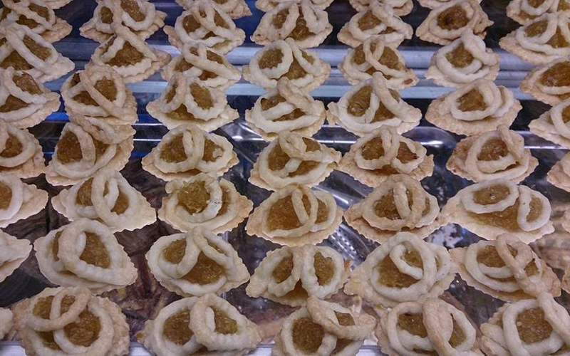 Bánh khéo - sản phẩm từ đôi bàn tay thô ráp của ngư dân miền biển